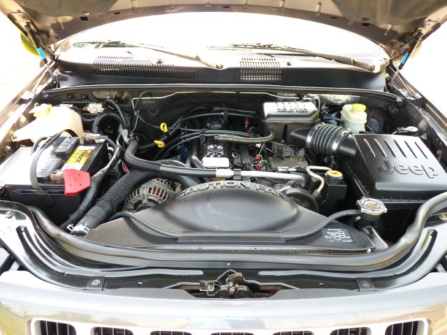 2004 Jeep Grand Cherokee 4dr 114 WB W/4.6l AWD