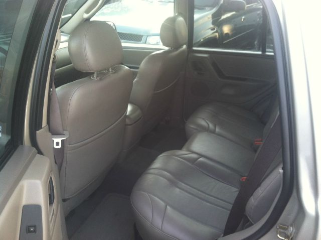 2004 Jeep Grand Cherokee LT Tv-dvdleathersunroof3rowcarfax Available