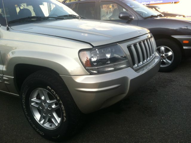 2004 Jeep Grand Cherokee LT Tv-dvdleathersunroof3rowcarfax Available
