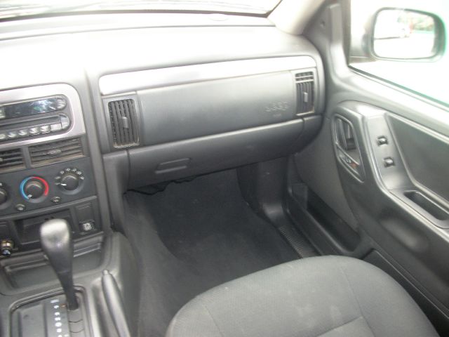 2004 Jeep Grand Cherokee Sedan 4dr