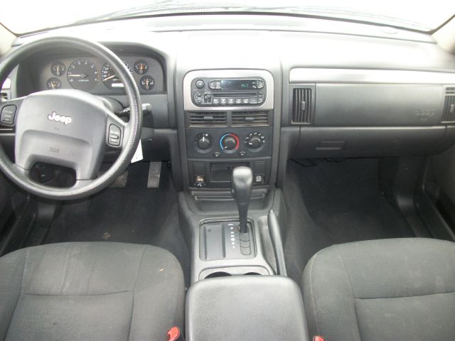 2004 Jeep Grand Cherokee Sedan 4dr