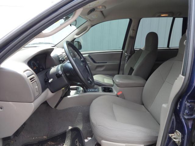 2004 Jeep Grand Cherokee 4-door 2WD