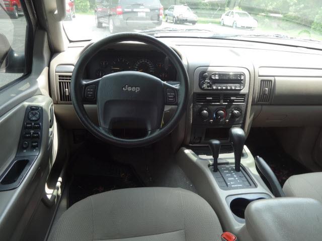 2004 Jeep Grand Cherokee 4-door 2WD