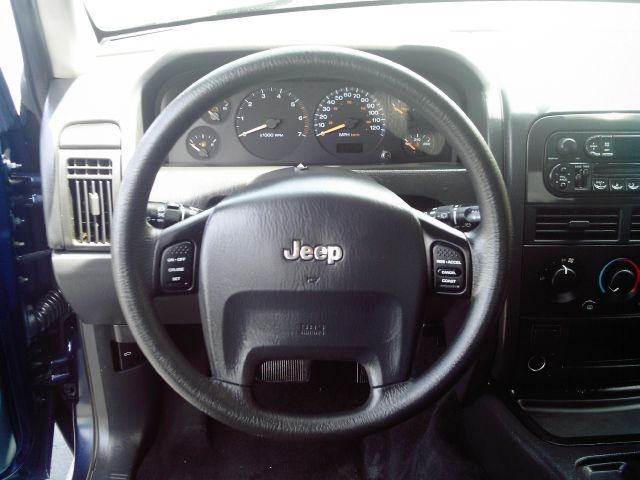 2004 Jeep Grand Cherokee SR5 AWD SUV