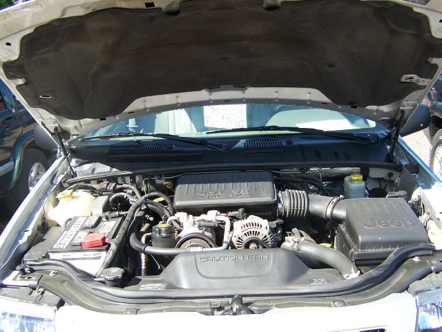 2004 Jeep Grand Cherokee 4dr 114 WB W/4.6l AWD