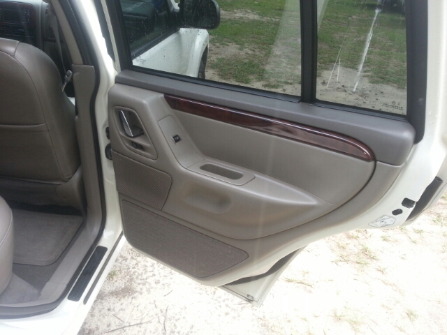 2004 Jeep Grand Cherokee SLT 25