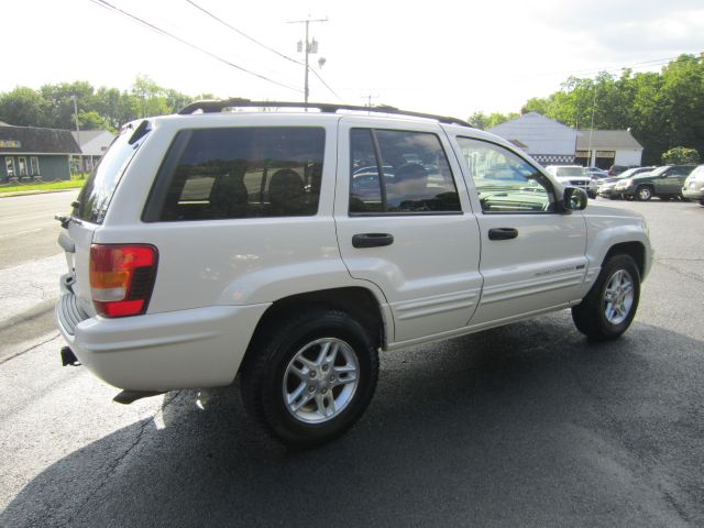 2004 Jeep Grand Cherokee 4dr 114 WB W/4.6l AWD