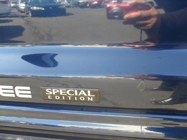 2004 Jeep Grand Cherokee 4-door 2WD