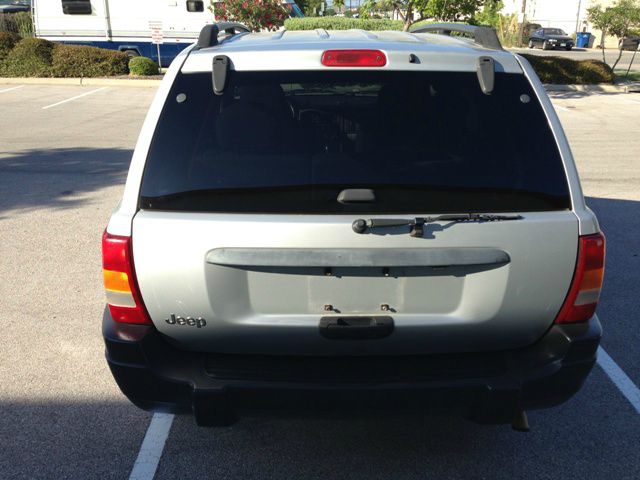 2004 Jeep Grand Cherokee Sedan 4dr