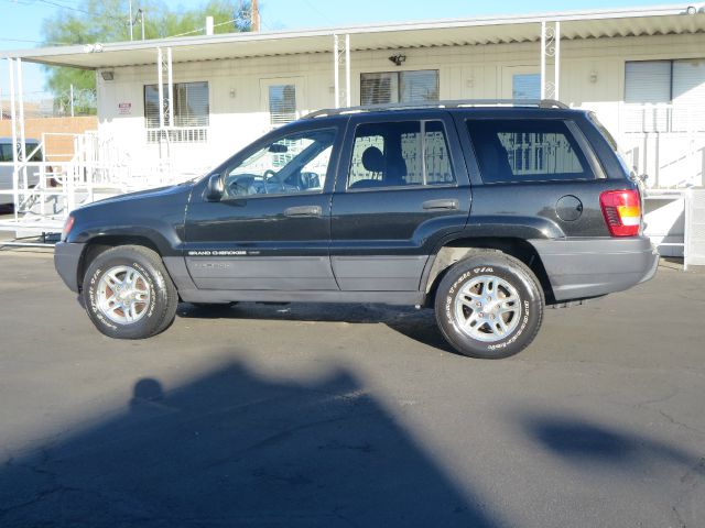 2004 Jeep Grand Cherokee LT Tv-dvdleathersunroof3rowcarfax Available