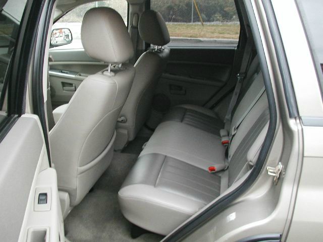 2005 Jeep Grand Cherokee AWD Ultimate