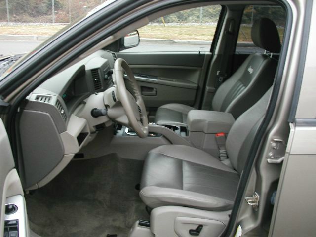 2005 Jeep Grand Cherokee AWD Ultimate