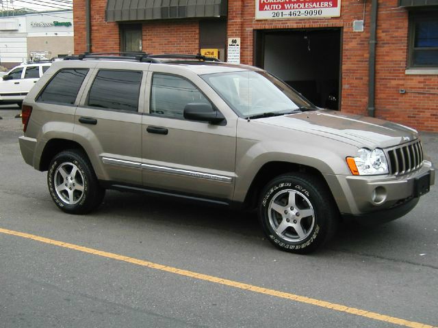 2005 Jeep Grand Cherokee AWD Ultimate