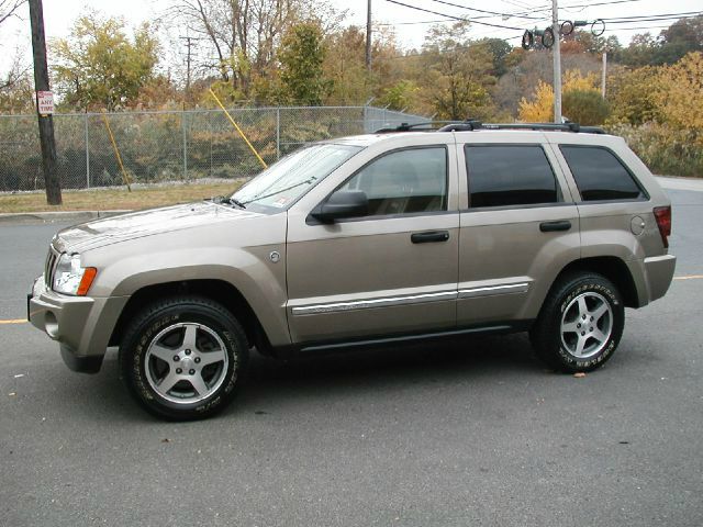 2005 Jeep Grand Cherokee AWD Ultimate