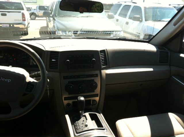 2005 Jeep Grand Cherokee Sedan 4dr