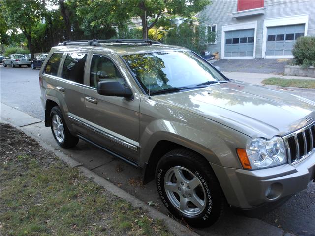 2005 Jeep Grand Cherokee SLT 25