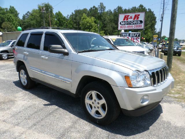 2005 Jeep Grand Cherokee LS Flex Fuel 4x4 This Is One Of Our Best Bargains