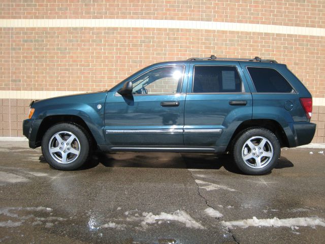2005 Jeep Grand Cherokee AWD Ultimate