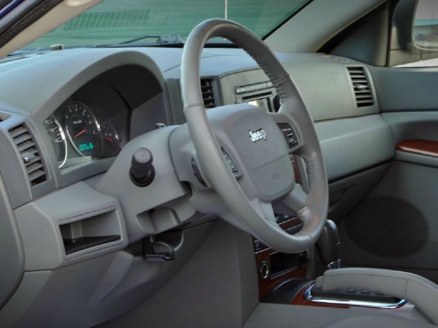 2005 Jeep Grand Cherokee Super