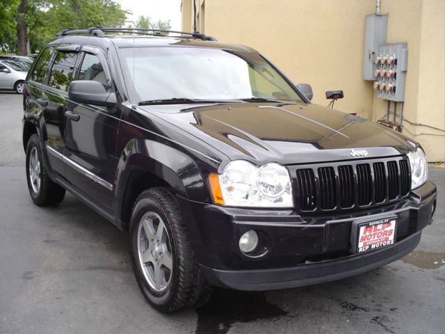 2005 Jeep Grand Cherokee AWD Ultimate