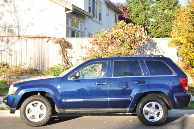 2005 Jeep Grand Cherokee Super