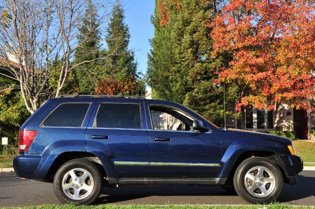 2005 Jeep Grand Cherokee Super