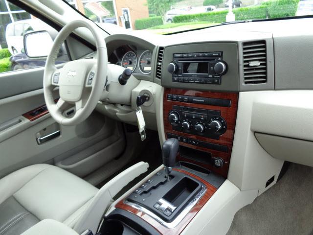 2005 Jeep Grand Cherokee SLT 25