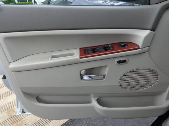 2005 Jeep Grand Cherokee SLT 25