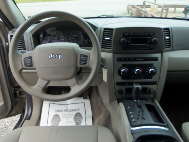 2005 Jeep Grand Cherokee LS