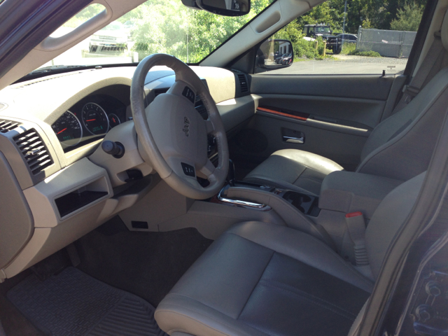 2005 Jeep Grand Cherokee Super