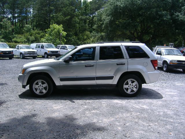 2005 Jeep Grand Cherokee Sedan 4dr