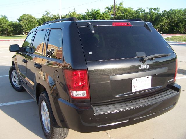 2005 Jeep Grand Cherokee Sedan 4dr