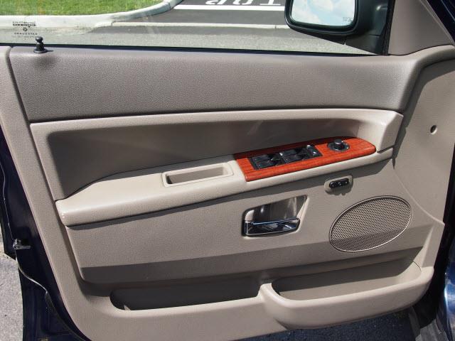 2005 Jeep Grand Cherokee SLT 25