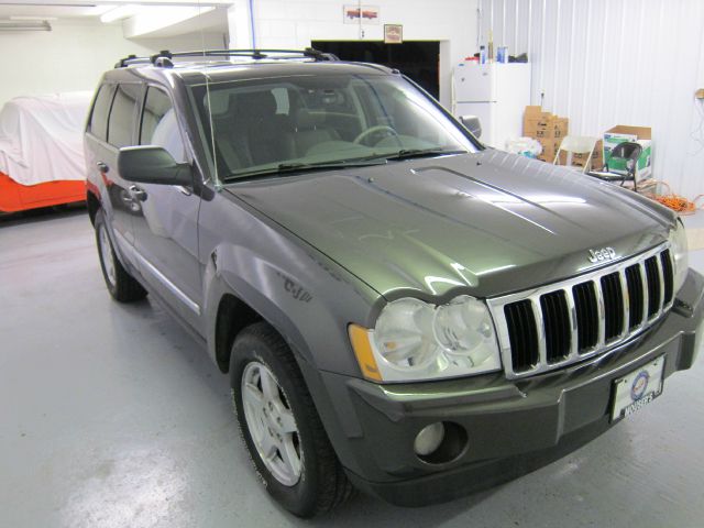 2005 Jeep Grand Cherokee Super