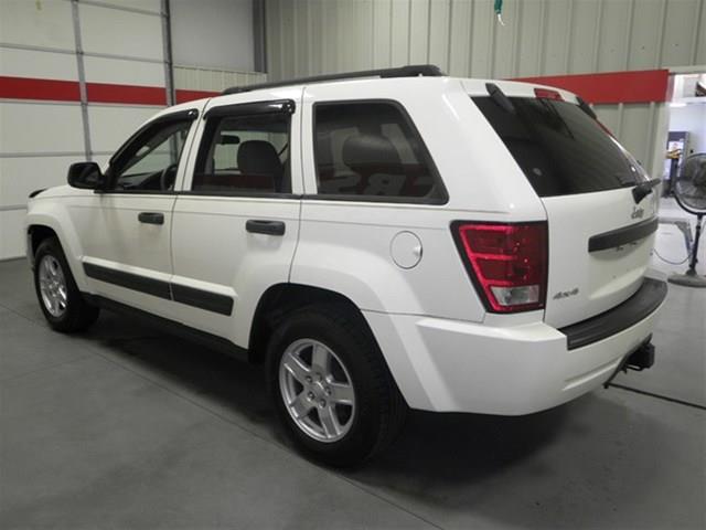 2005 Jeep Grand Cherokee LS