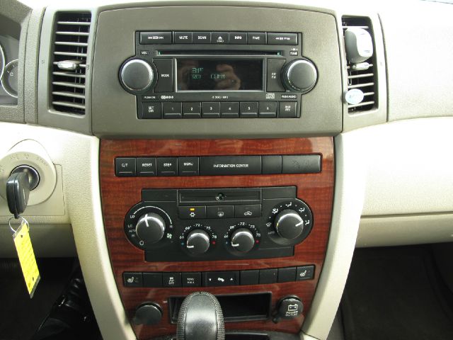 2005 Jeep Grand Cherokee Super