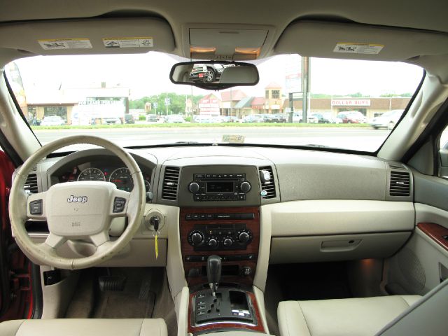 2005 Jeep Grand Cherokee Super