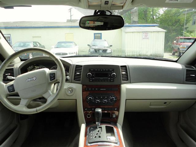 2005 Jeep Grand Cherokee SLT 25