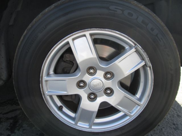 2005 Jeep Grand Cherokee Sedan 4dr