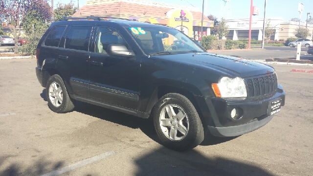 2006 Jeep Grand Cherokee Sedan 4dr