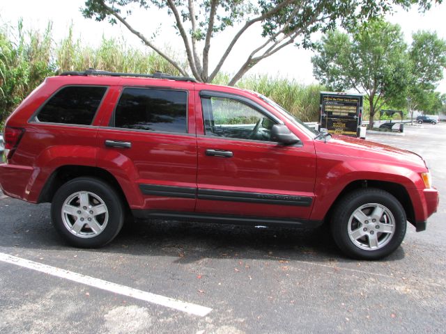 2006 Jeep Grand Cherokee Sedan 4dr