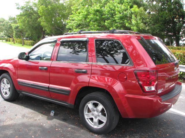 2006 Jeep Grand Cherokee Sedan 4dr