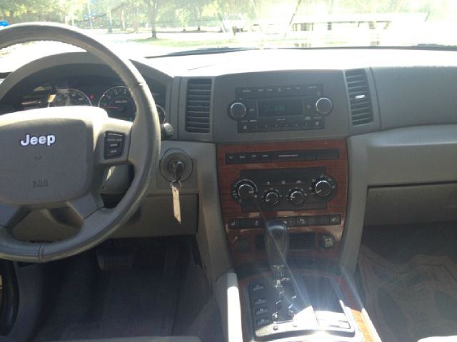 2006 Jeep Grand Cherokee Super