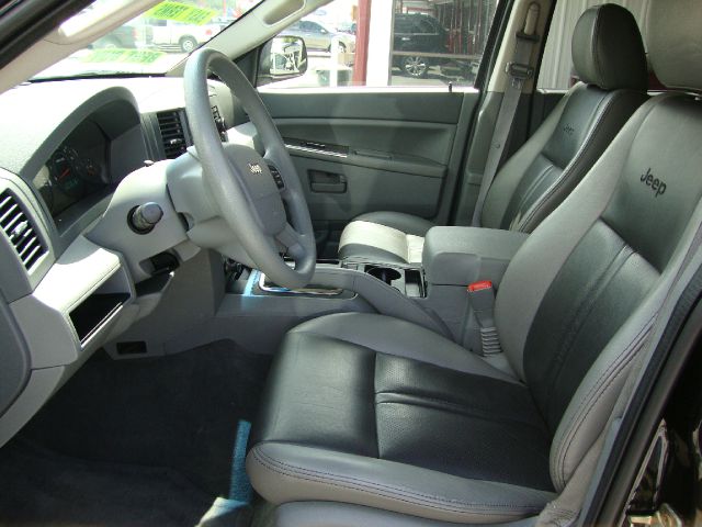 2006 Jeep Grand Cherokee Sedan 4dr