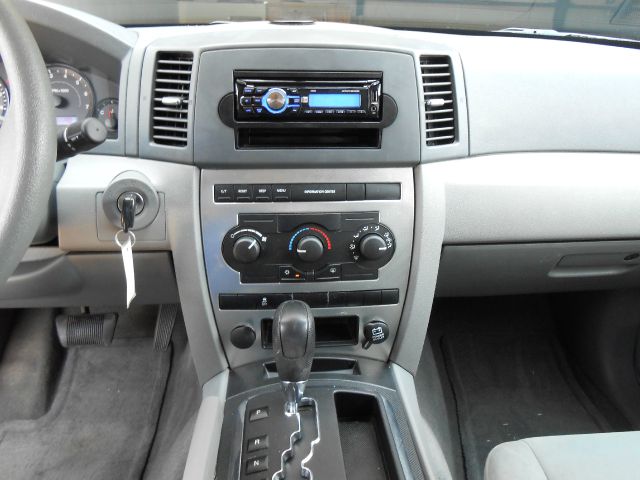 2006 Jeep Grand Cherokee Sedan 4dr