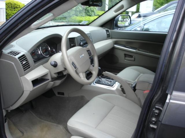 2006 Jeep Grand Cherokee SXT AWD Navigation