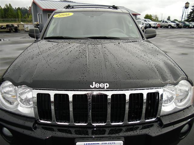 2006 Jeep Grand Cherokee Yaris Sedan
