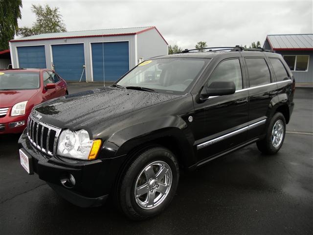 2006 Jeep Grand Cherokee Yaris Sedan