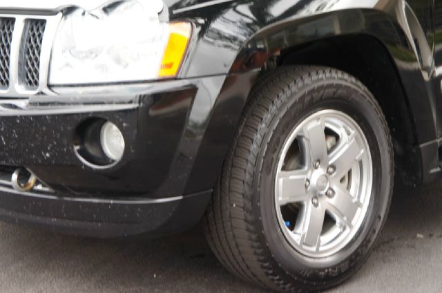 2006 Jeep Grand Cherokee 2.4i Sedan