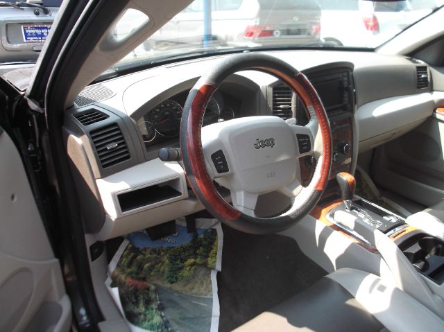 2006 Jeep Grand Cherokee 2.4i Sedan